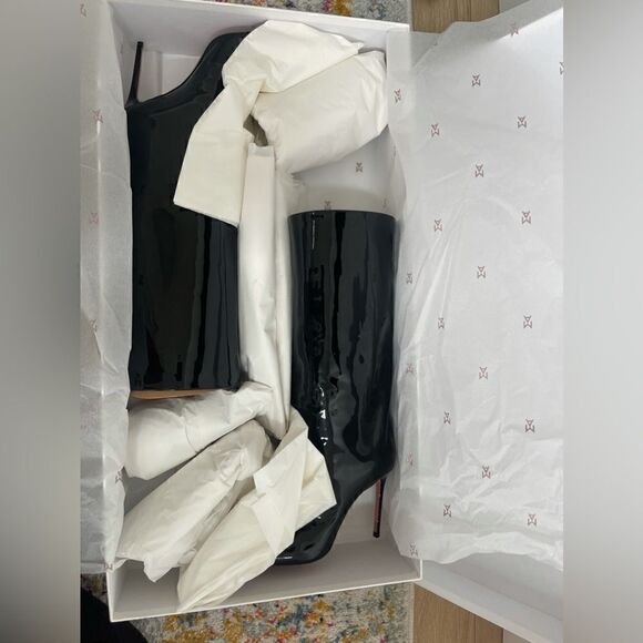 Amina Muaddi
Fiona Patent Leather Boots - Picture 8 of 13